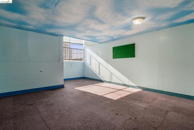 2505 Telegraph Ave, Oakland, CA 94612
