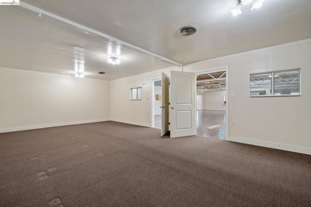 2505 Telegraph Ave, Oakland, CA 94612