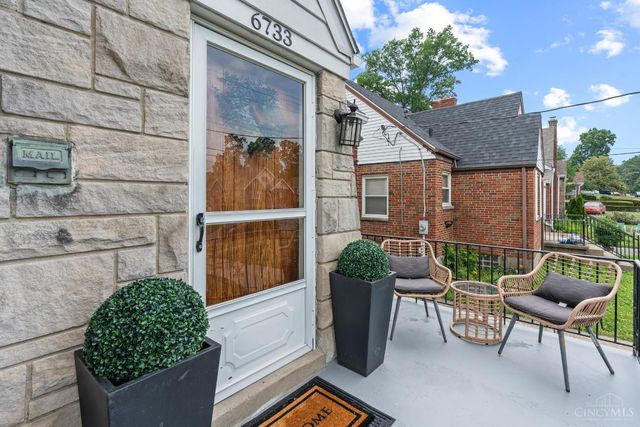 6733 Siebern Avenue, Silverton, OH 45236