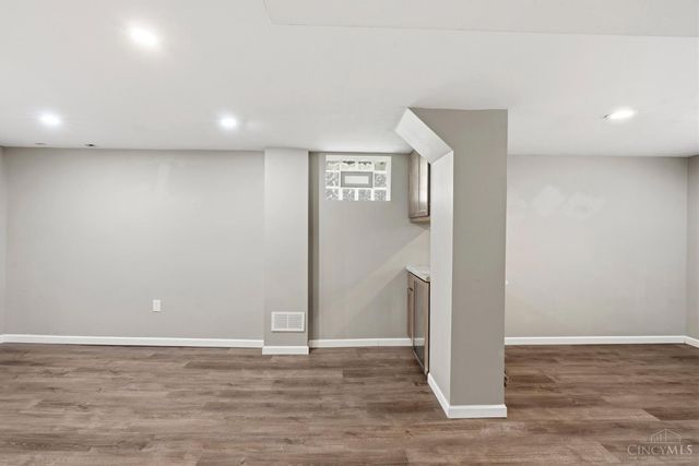 6733 Siebern Avenue, Silverton, OH 45236