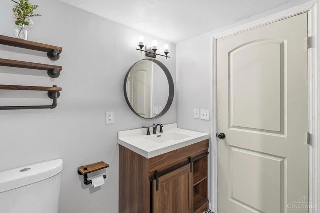 6733 Siebern Avenue, Silverton, OH 45236