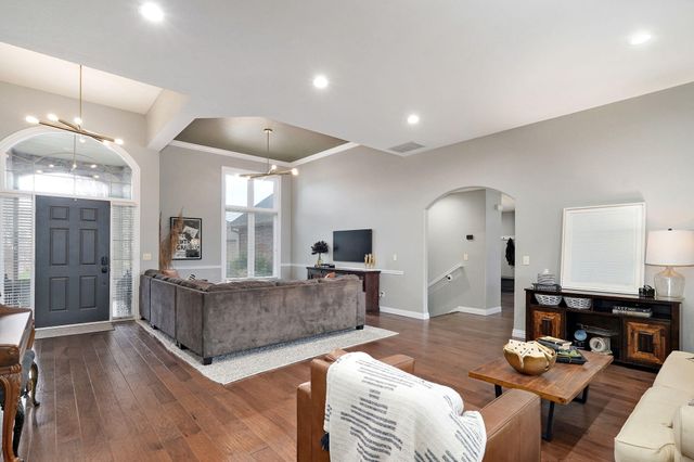 1630 N Waterstone Avenue, Springfield, MO 65802