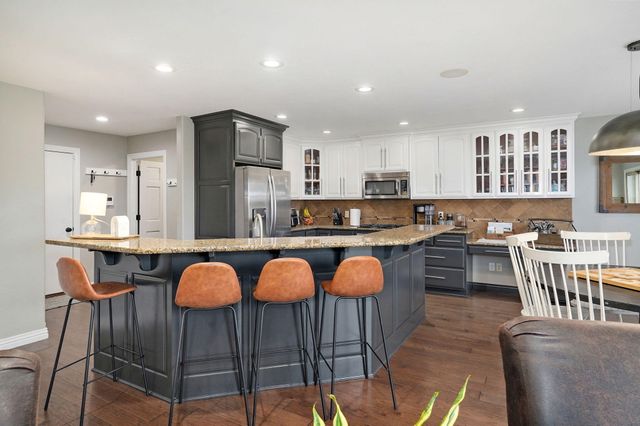 1630 N Waterstone Avenue, Springfield, MO 65802