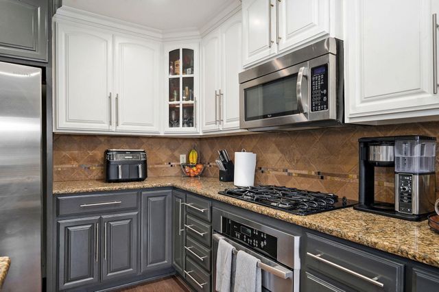 1630 N Waterstone Avenue, Springfield, MO 65802