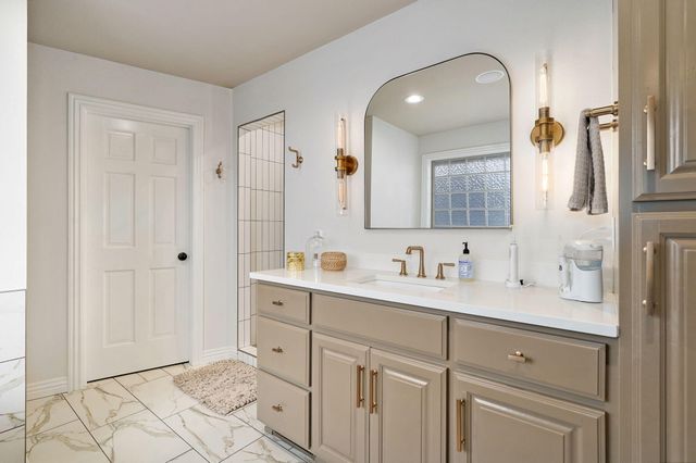 1630 N Waterstone Avenue, Springfield, MO 65802