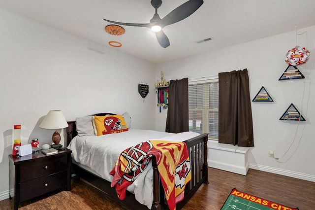 1630 N Waterstone Avenue, Springfield, MO 65802