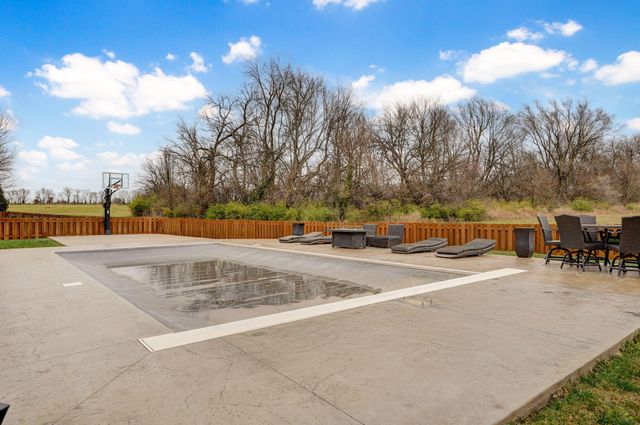 1630 N Waterstone Avenue, Springfield, MO 65802