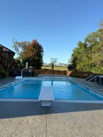 1630 N Waterstone Avenue, Springfield, MO 65802