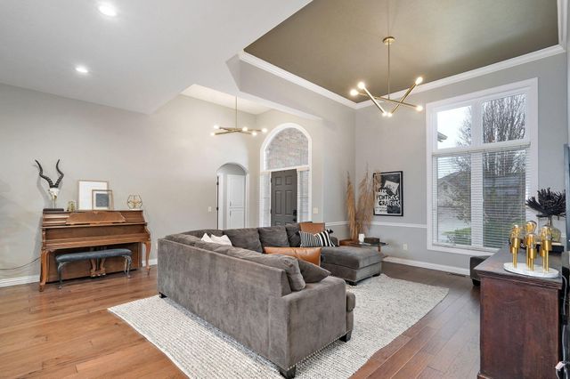 1630 N Waterstone Avenue, Springfield, MO 65802