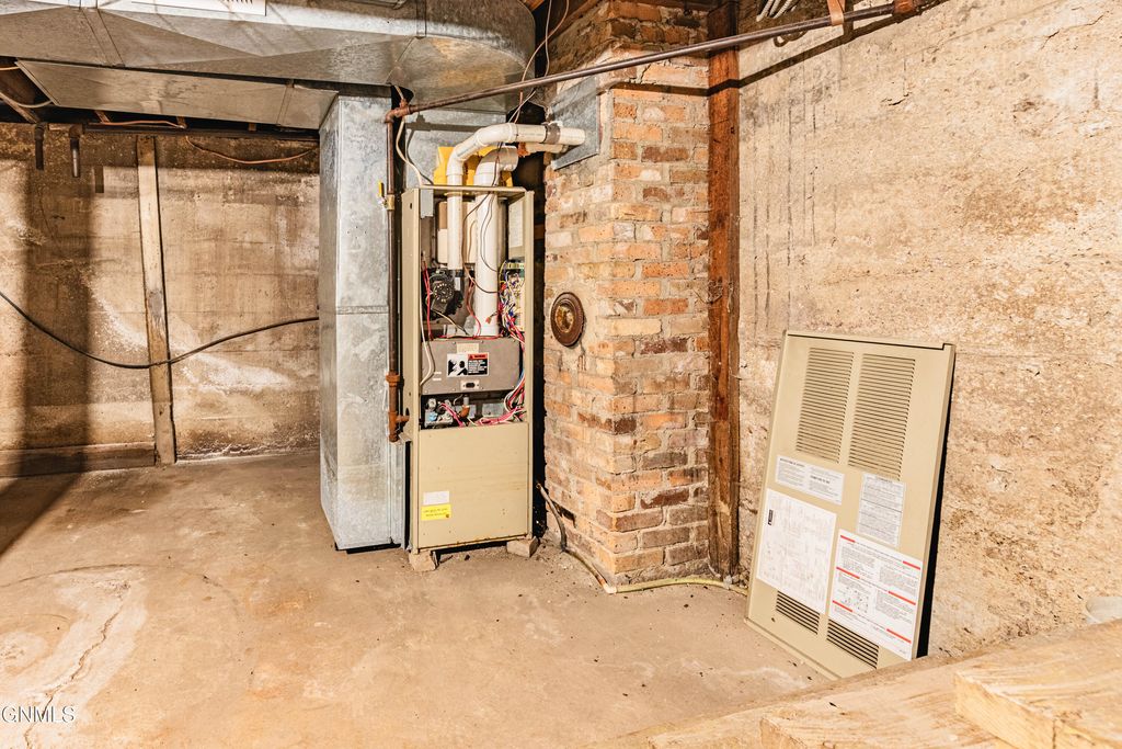 204 Broadway Street N, Linton, ND 58552 photo 14