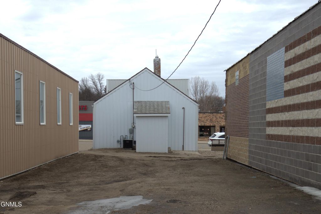 204 Broadway Street N, Linton, ND 58552 photo 16