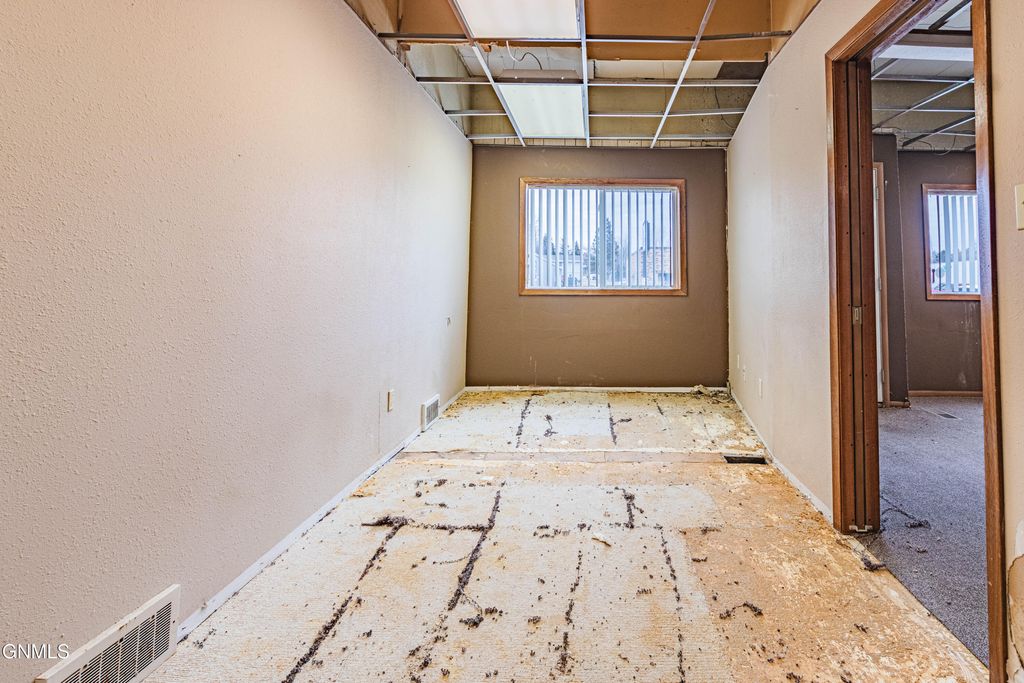 204 Broadway Street N, Linton, ND 58552 photo 8