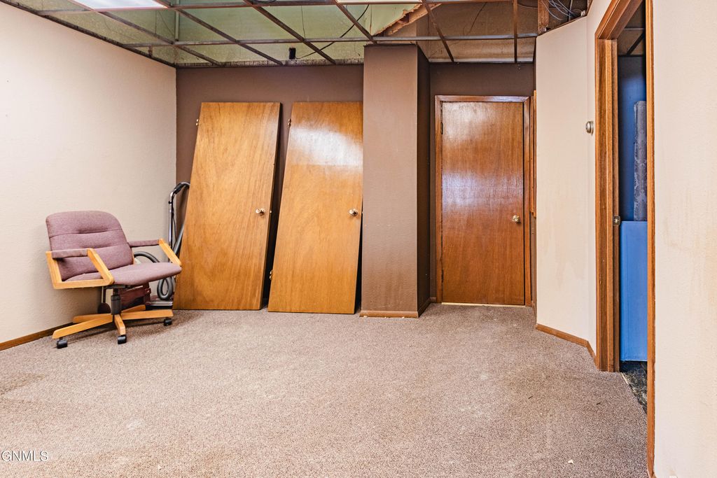 204 Broadway Street N, Linton, ND 58552 photo 9