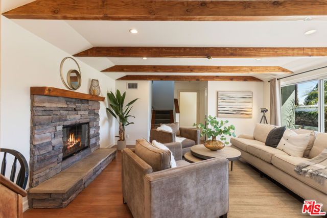 8806 Croydon Avenue, Los Angeles, CA 90045