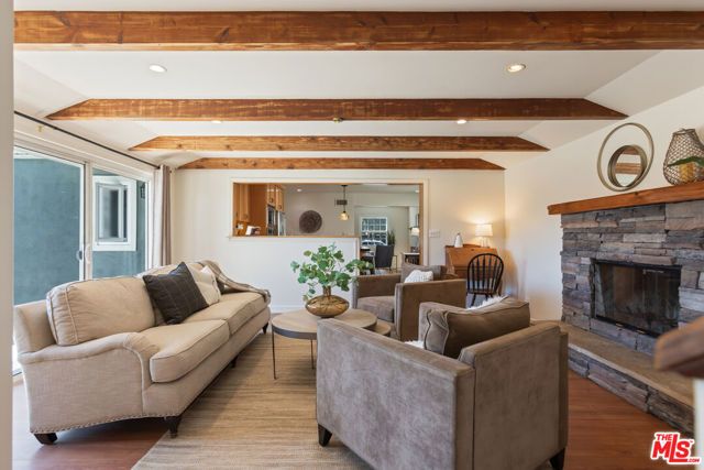 8806 Croydon Avenue, Los Angeles, CA 90045