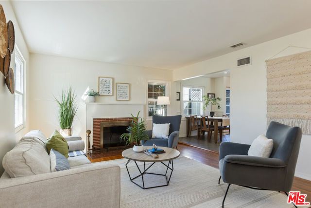 8806 Croydon Avenue, Los Angeles, CA 90045