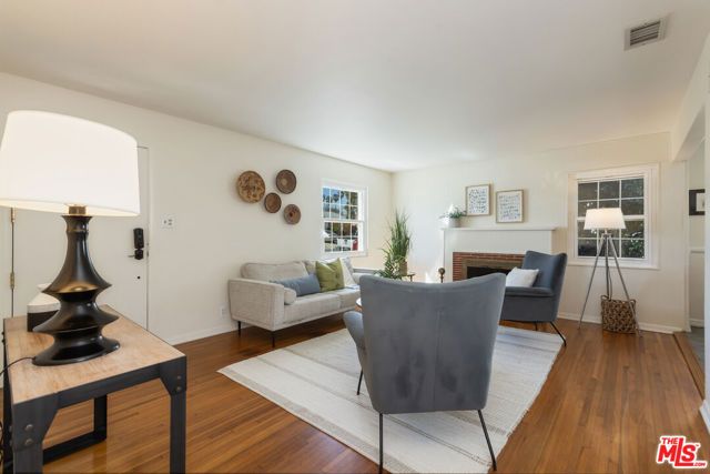 8806 Croydon Avenue, Los Angeles, CA 90045