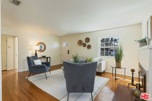 8806 Croydon Avenue, Los Angeles, CA 90045