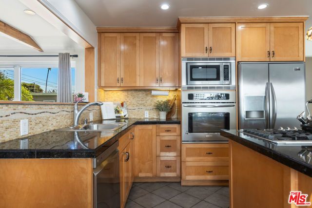 8806 Croydon Avenue, Los Angeles, CA 90045