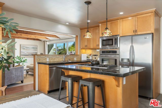 8806 Croydon Avenue, Los Angeles, CA 90045