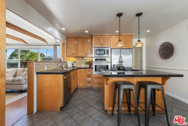 8806 Croydon Avenue, Los Angeles, CA 90045