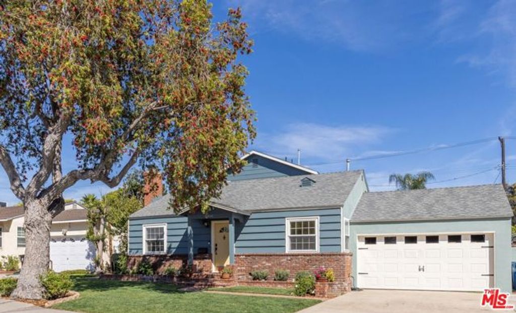 8806 Croydon Avenue, Los Angeles, CA 90045