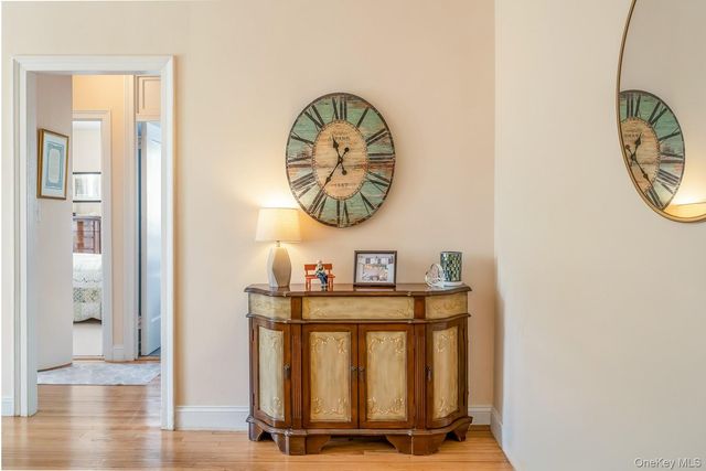 30-31 Hobart Street 6N, Woodside, NY 11377