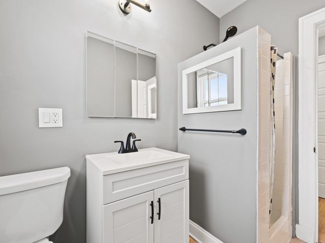 7649 S Yates Boulevard 3, Chicago, IL 60649