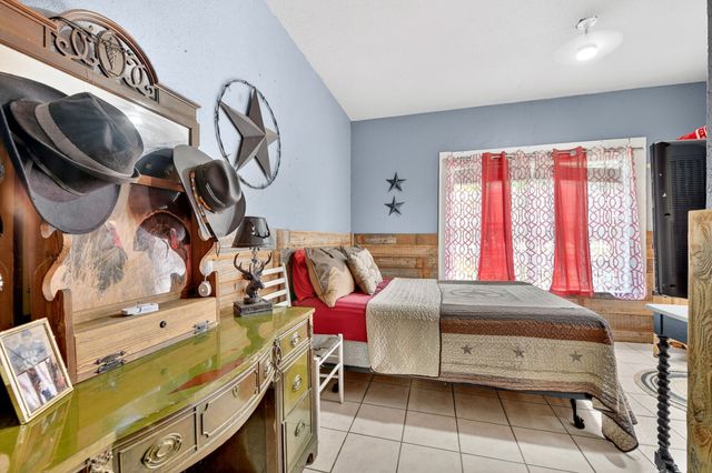 2070 County Road 377, Van Alstyne, TX 75495