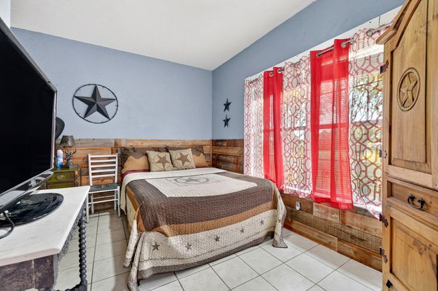 2070 County Road 377, Van Alstyne, TX 75495