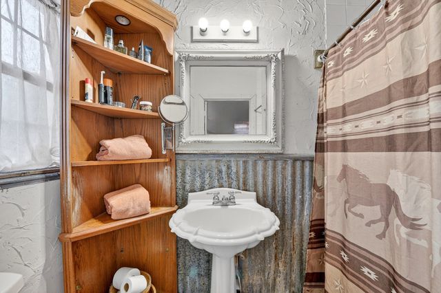 2070 County Road 377, Van Alstyne, TX 75495