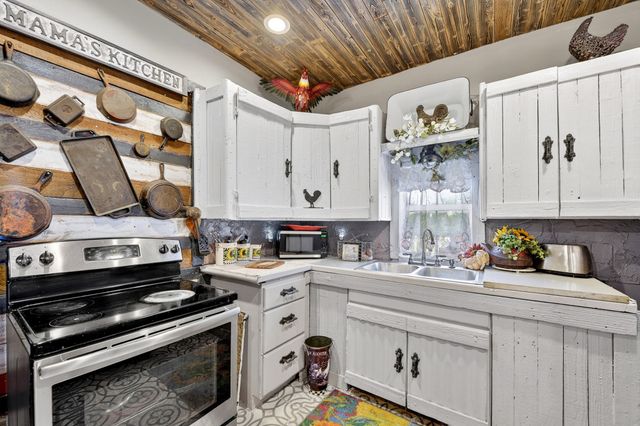 2070 County Road 377, Van Alstyne, TX 75495