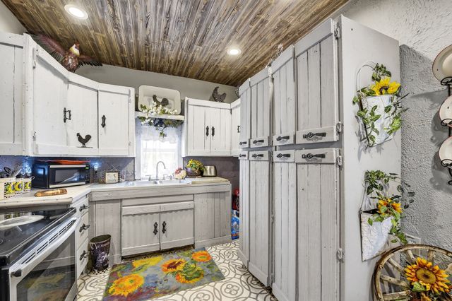 2070 County Road 377, Van Alstyne, TX 75495