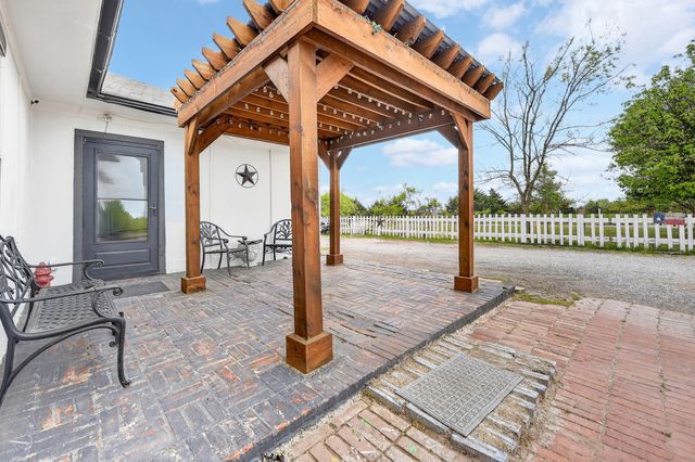 2070 County Road 377, Van Alstyne, TX 75495