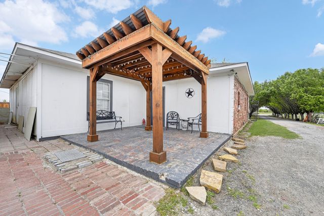 2070 County Road 377, Van Alstyne, TX 75495