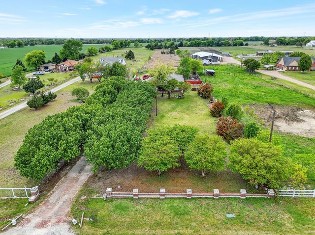 2070 County Road 377, Van Alstyne, TX 75495