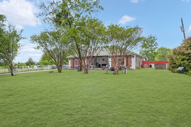 2070 County Road 377, Van Alstyne, TX 75495