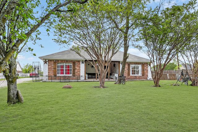 2070 County Road 377, Van Alstyne, TX 75495