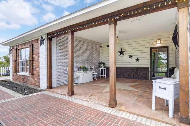 2070 County Road 377, Van Alstyne, TX 75495