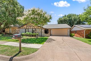 6648 Fair Oaks Drive, Watauga, TX 76148