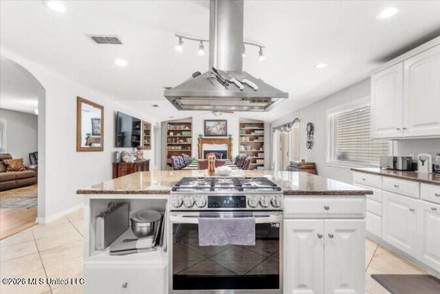 5913 David Davis Place, Ocean Springs, MS 39564