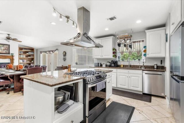 5913 David Davis Place, Ocean Springs, MS 39564