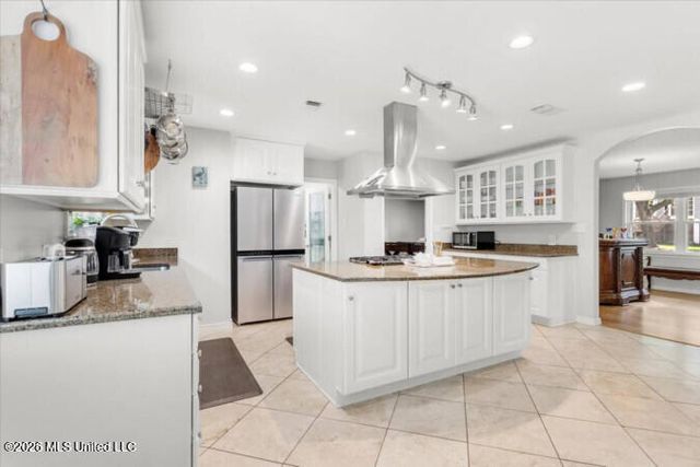 5913 David Davis Place, Ocean Springs, MS 39564