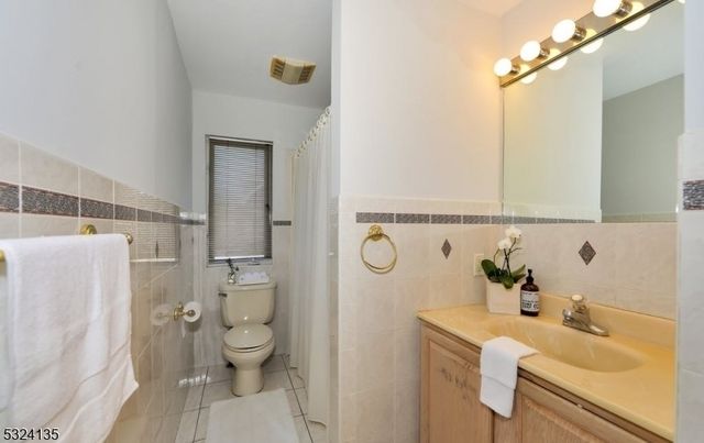 253 Delawanna Ave, Clifton City, NJ 07014