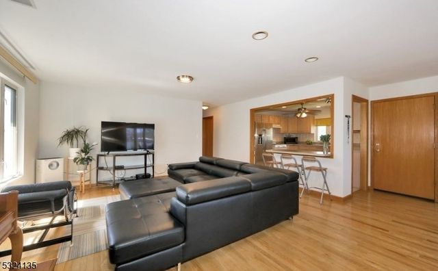 253 Delawanna Ave, Clifton City, NJ 07014