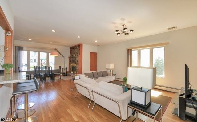 253 Delawanna Ave, Clifton City, NJ 07014