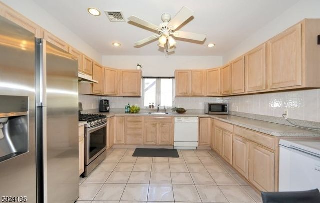 253 Delawanna Ave, Clifton City, NJ 07014