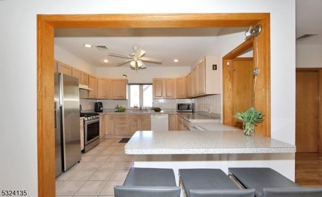 253 Delawanna Ave, Clifton City, NJ 07014