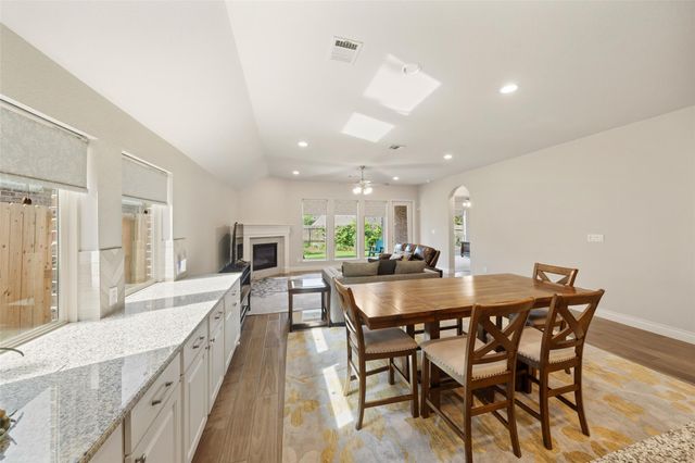 212 Trillium Park Loop, Conroe, TX 77304