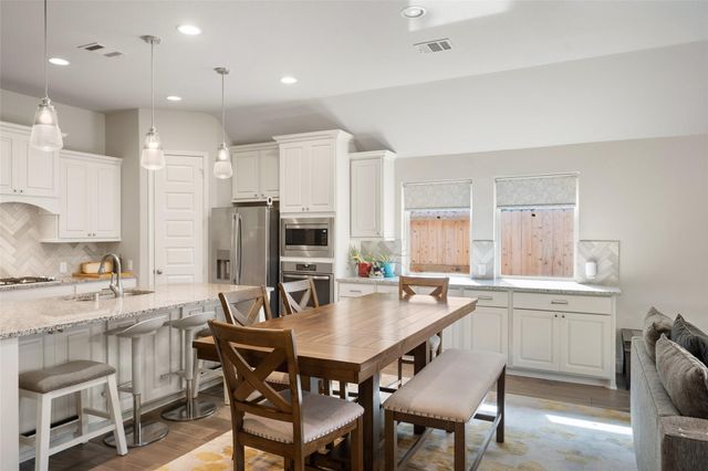 212 Trillium Park Loop, Conroe, TX 77304